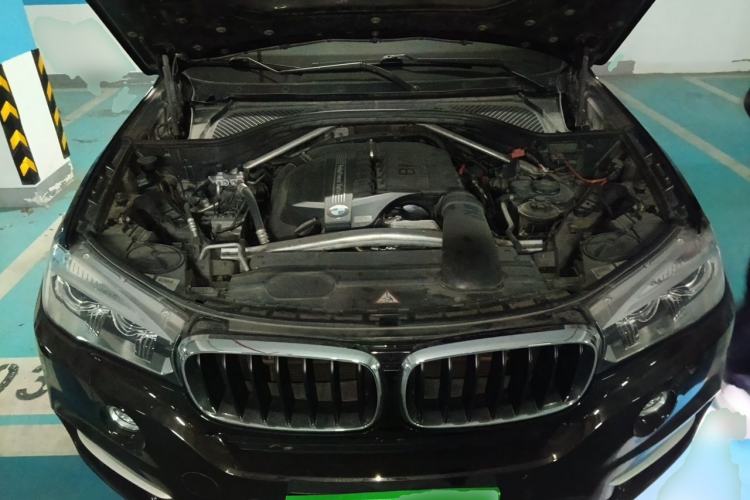 Used BMW X5 2014 xDrive35i Leading Model Engine Bay