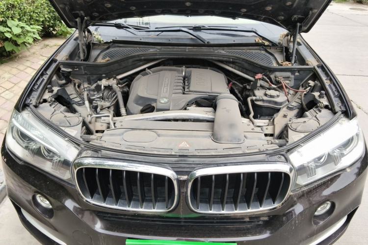 Used BMW X5 2014 xDrive35i Elegant Edition Engine Bay