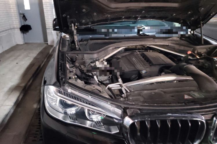 Used BMW X5 2014 xDrive35i Leading Model Engine Bay Right