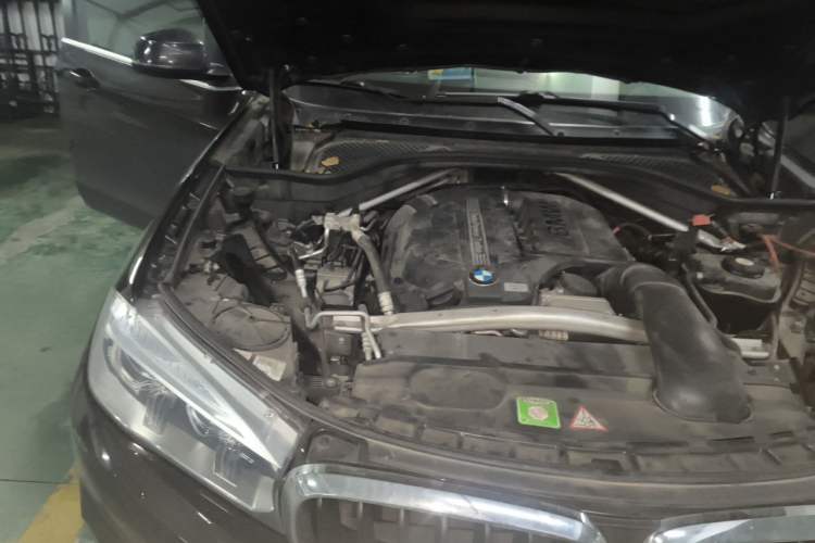Used BMW X5 2014 xDrive35i Elegant Edition Engine Bay Right
