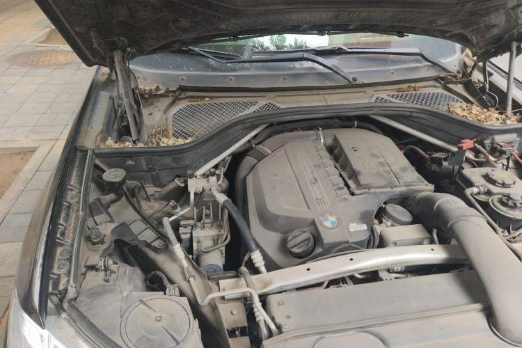 Used BMW X5 2014 xDrive35i Leading Model Engine Bay Right