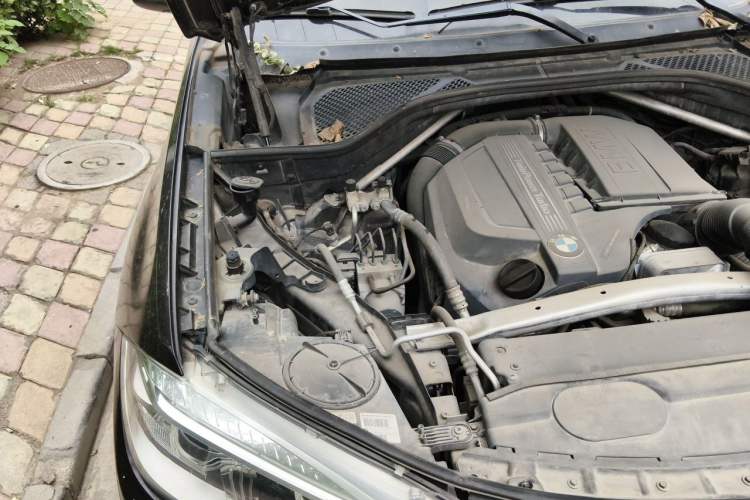 Used BMW X5 2014 xDrive35i Elegant Edition Engine Bay Right