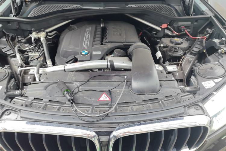 Used BMW X5 2014 xDrive35i Leading Model Engine Bay