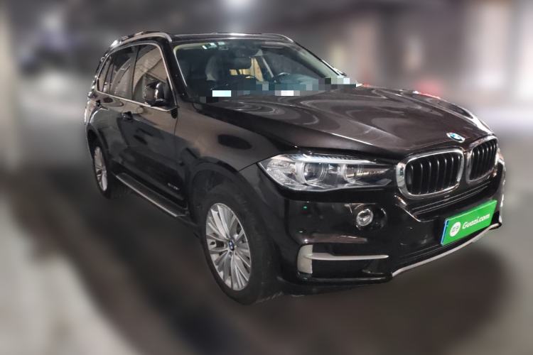 Used BMW X5 2014 xDrive35i Leading Model Front Right 45 Deg