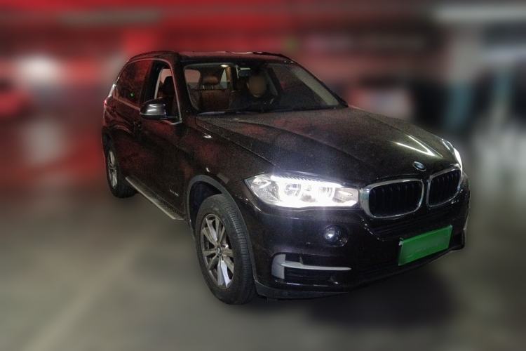 Used BMW X5 2014 xDrive35i Elegant Edition Front Right 45 Deg