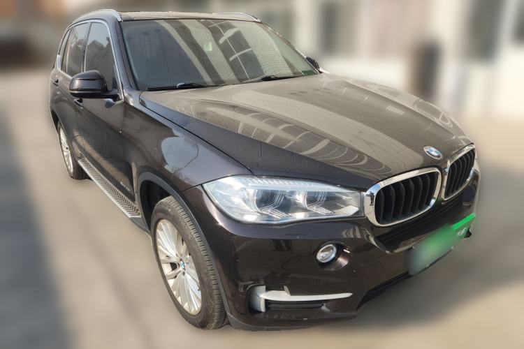 Used BMW X5 2014 xDrive35i Luxury Edition Front Right 45 Deg