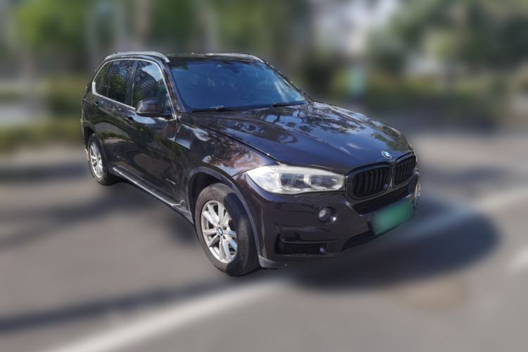Used BMW X5 2014 xDrive35i Elegant Edition Front Right 45 Deg
