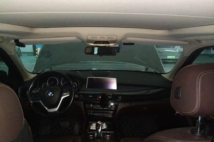 Used BMW X5 2014 xDrive35i Leading Model Headliner