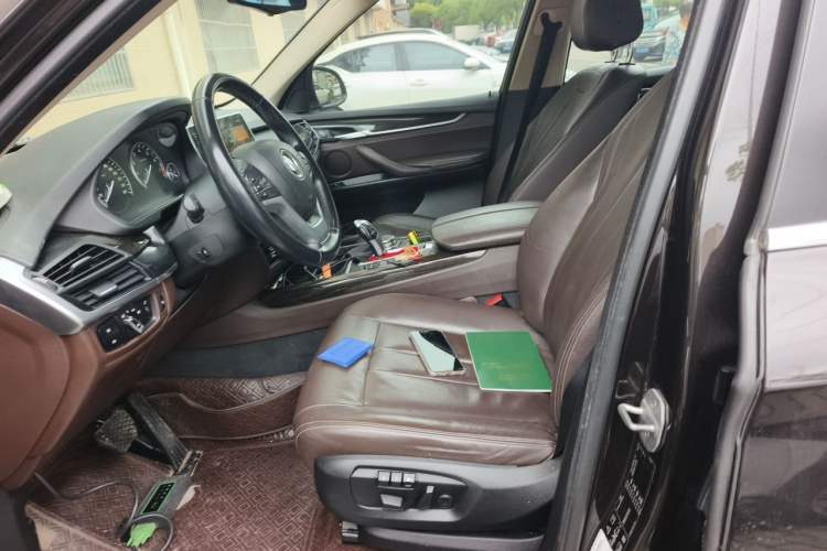 Used BMW X5 2014 xDrive35i Luxury Edition Left Front Seat