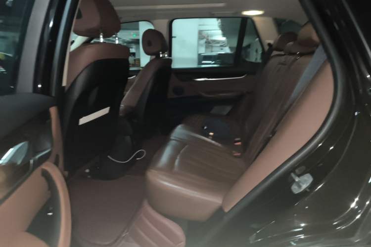 Used BMW X5 2014 xDrive35i Elegant Edition Left Rear Seat