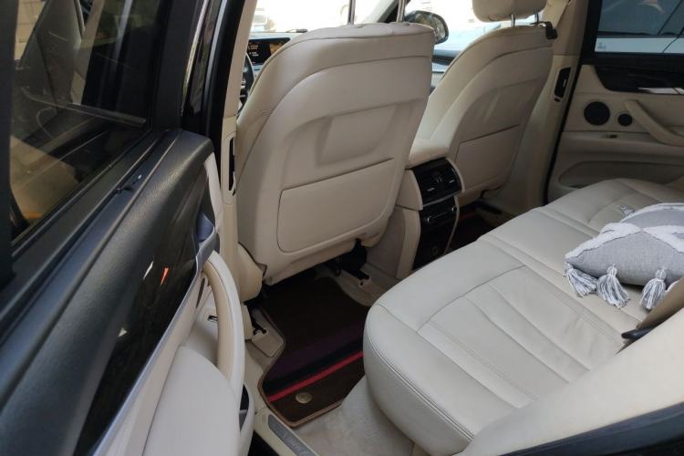 Used BMW X5  Left Rear Seat