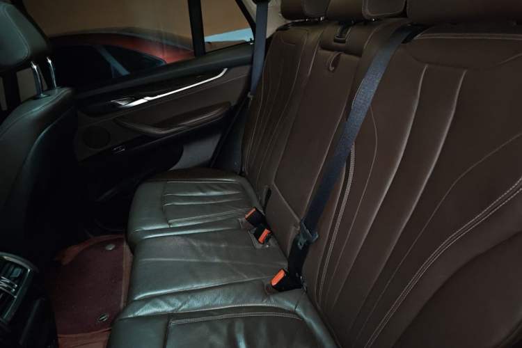 Used BMW X5 2014 xDrive35i Luxury Edition Left Rear Seat