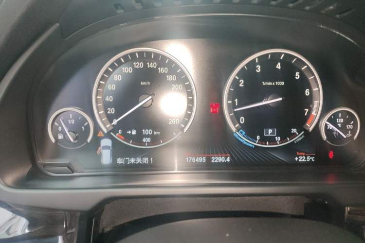 Used BMW X5 2014 xDrive35i Elegant Edition Odometer Close Up