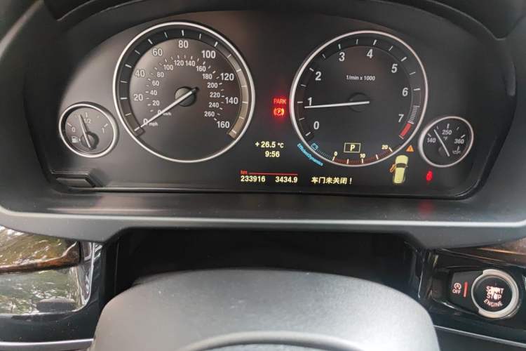 Used BMW X5  Odometer Close Up