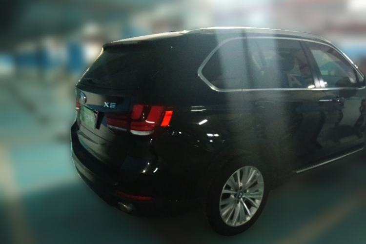 Used BMW X5 2014 xDrive35i Leading Model Rear Right 45 Deg