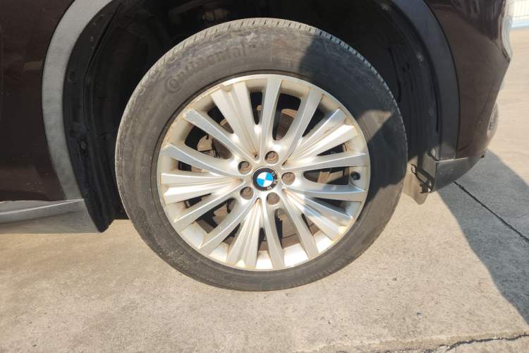 Used BMW X5 2014 xDrive35i Luxury Edition Right Front Wheel Hub