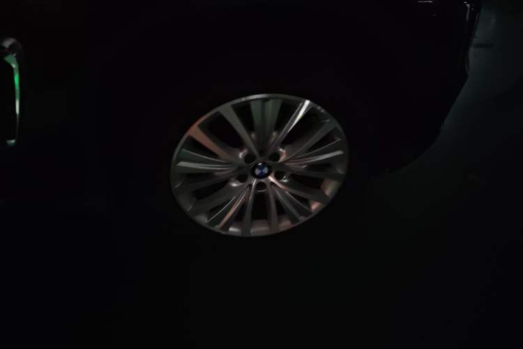 Used BMW X5 2014 xDrive35i Luxury Edition Right Front Wheel Hub