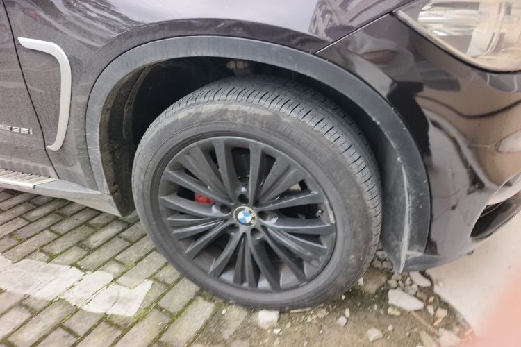 Used BMW X5 2014 xDrive35i Luxury Edition Right Front Wheel Hub