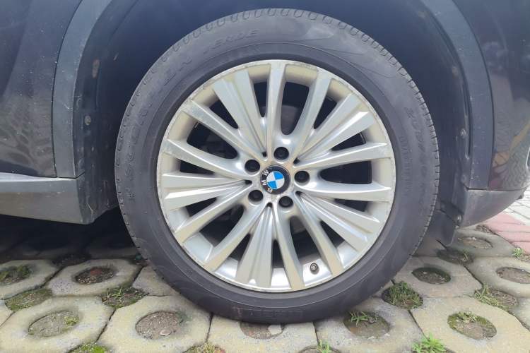 Used BMW X5 2014 xDrive35i Leading Model Right Front Wheel Hub
