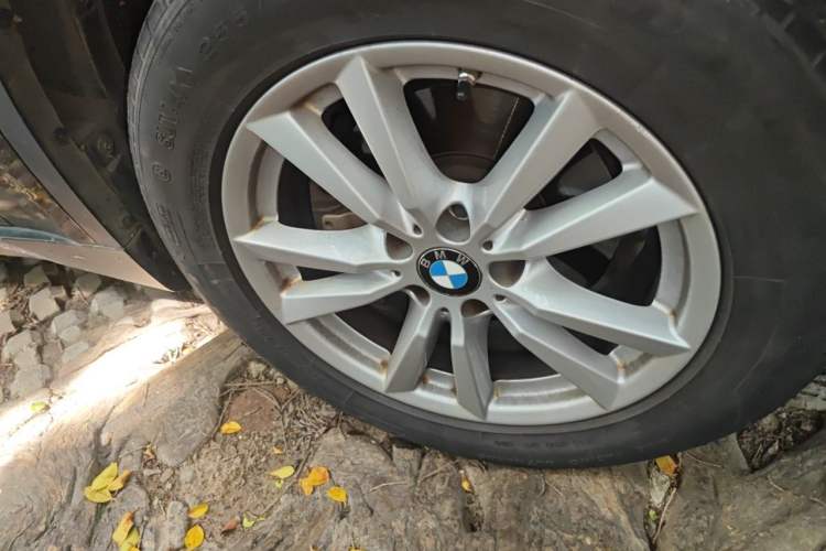 Used BMW X5  Right Front Wheel Hub