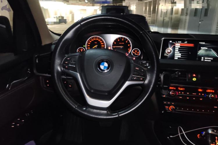 Used BMW X5 2014 xDrive35i Leading Model Steering Wheel
