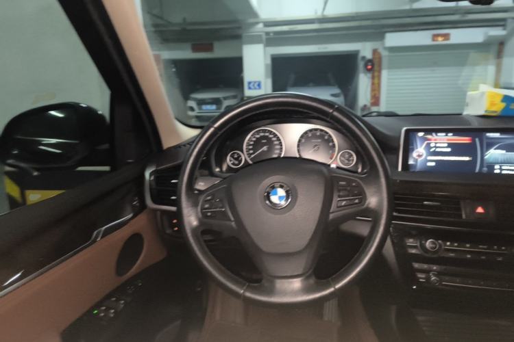 Used BMW X5 2014 xDrive35i Elegant Edition Steering Wheel