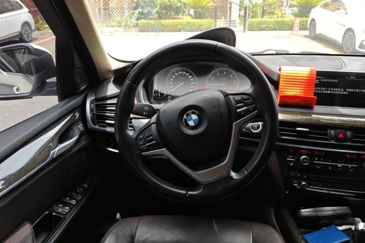Used BMW X5 2014 xDrive35i Leading Model Steering Wheel
