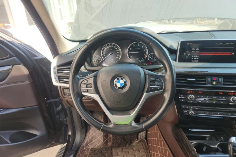 Used BMW X5 2014 xDrive35i Luxury Edition Steering Wheel