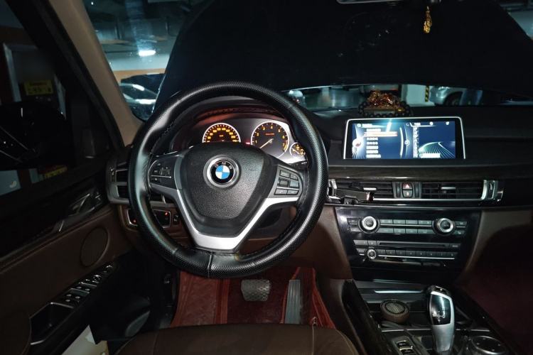 Used BMW X5 2014 xDrive35i Luxury Edition Steering Wheel