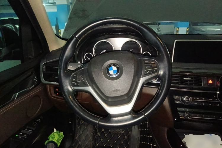 Used BMW X5 2014 xDrive35i Leading Model Steering Wheel