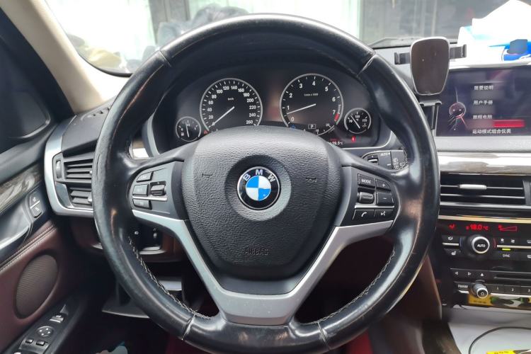 Used BMW X5 2014 xDrive35i Leading Model Steering Wheel