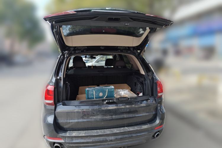 Used BMW X5 2014 xDrive35i Leading Model Trunk