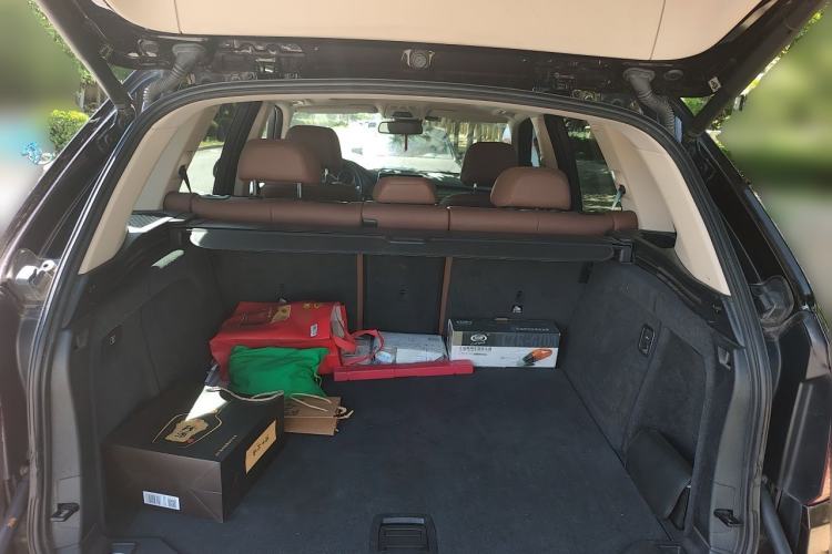 Used BMW X5 2014 xDrive35i Elegant Edition Trunk