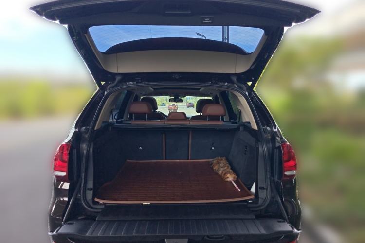 Used BMW X5 2014 xDrive35i Elegant Edition Trunk
