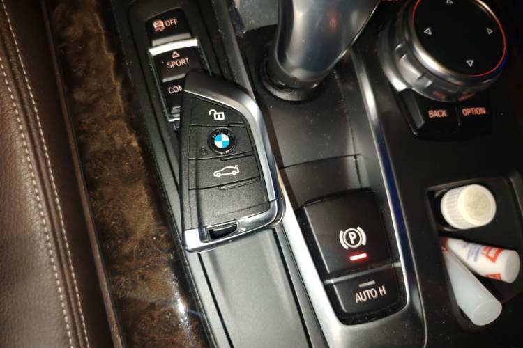 Used BMW X5 2014 xDrive35i Elegant Edition Vehicle Key