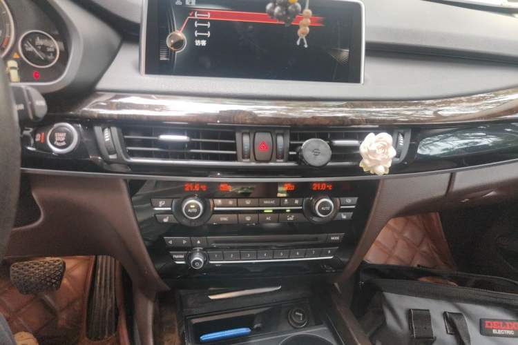 Used BMW X5  Audio And AC Panel