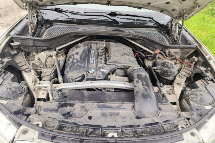 Used BMW X5 2014 xDrive35i Leading Model Engine Bay