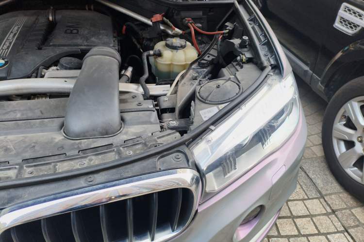Used BMW X5 2014 xDrive35i Leading Model Engine Bay Left