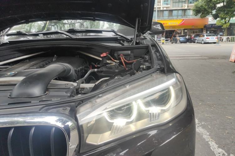 Used BMW X5  Engine Bay Left