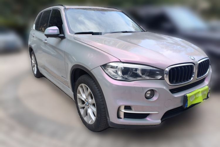Used BMW X5 2014 xDrive35i Leading Model Front Right 45 Deg