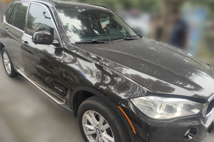Used BMW X5  Front Right 45 Deg