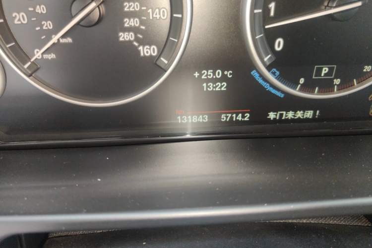 Used BMW X5  Odometer Close Up