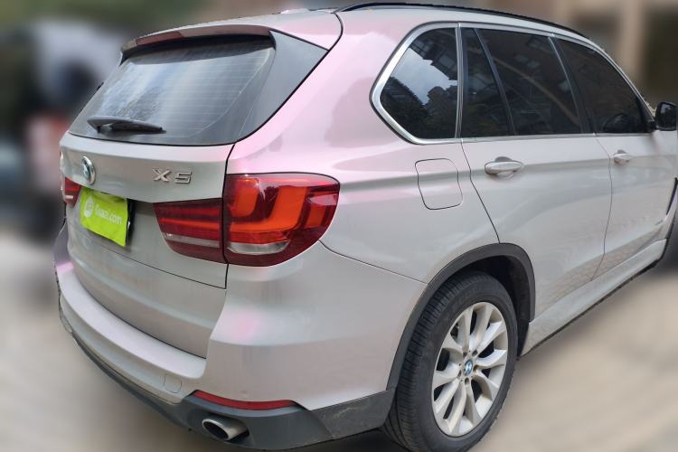 Used BMW X5 2014 xDrive35i Leading Model Rear Right 45 Deg