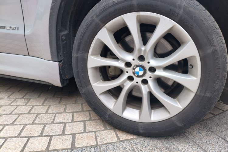 Used BMW X5 2014 xDrive35i Leading Model Right Front Wheel Hub