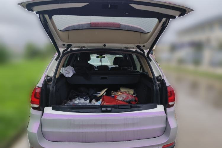 Used BMW X5 2014 xDrive35i Leading Model Trunk