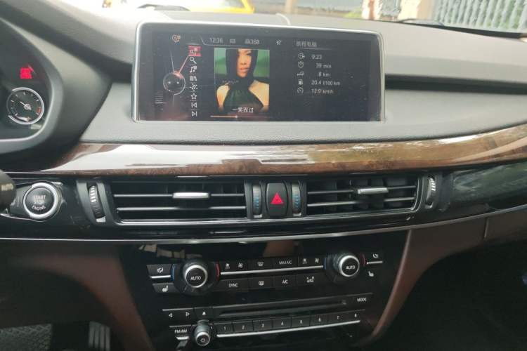 Used BMW X5 2014 xDrive35i Elegant Edition Audio And AC Panel