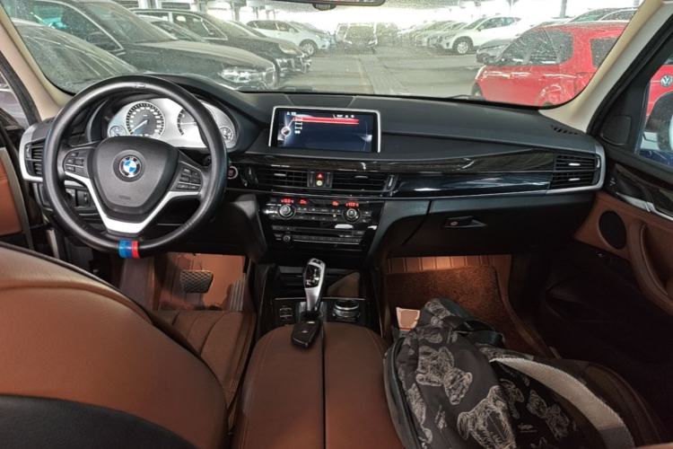 Used BMW X5 2014 xDrive35i Leading Model Center Console