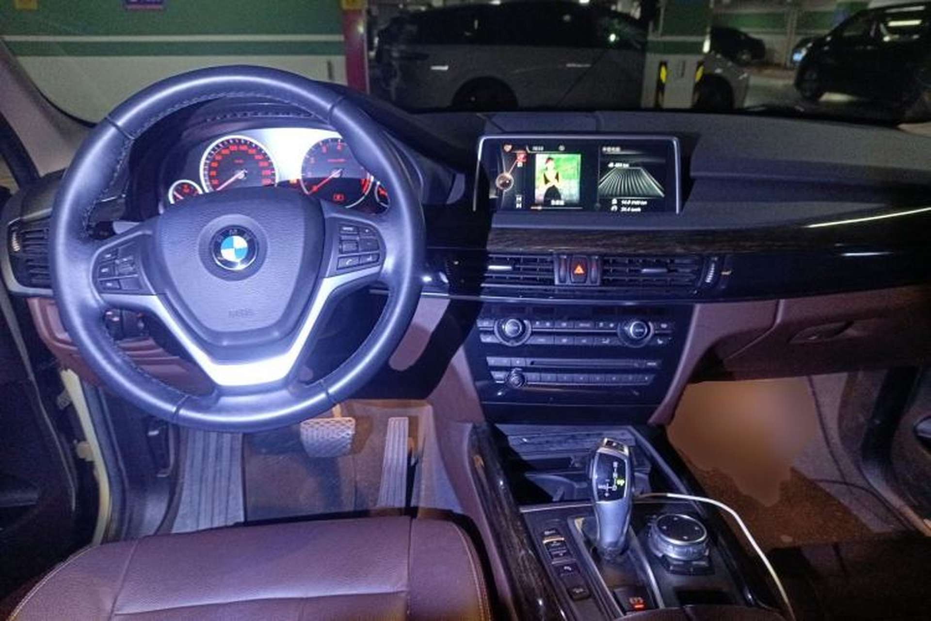 Used BMW X5 2014 xDrive35i Luxury Edition Center Console
