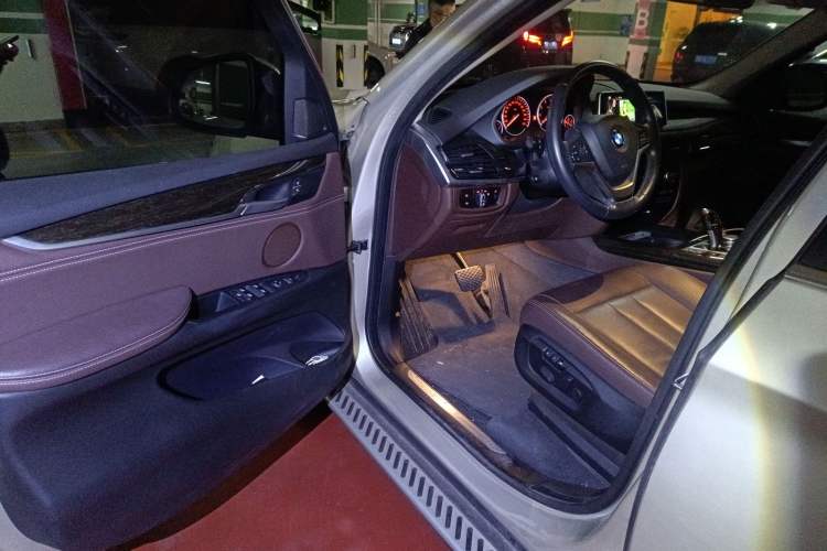 Used BMW X5 2014 xDrive35i Luxury Edition Driver Seat