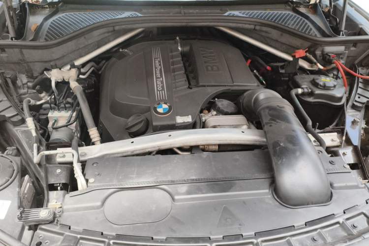 Used BMW X5 2014 xDrive35i Elegant Edition Engine Bay